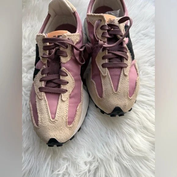 New Balance Women's Mauve and Black Sneakers - Picture 7 of 8